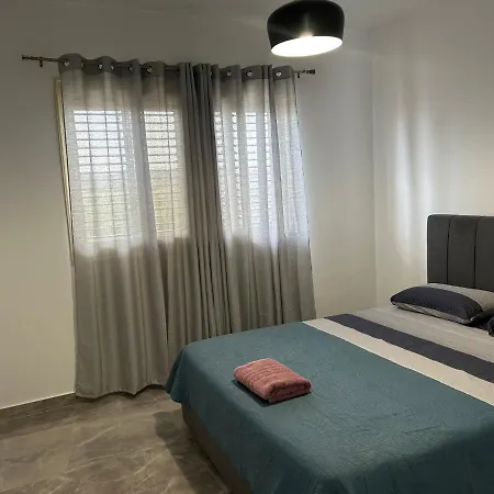 Mandria With Pool Apartament *